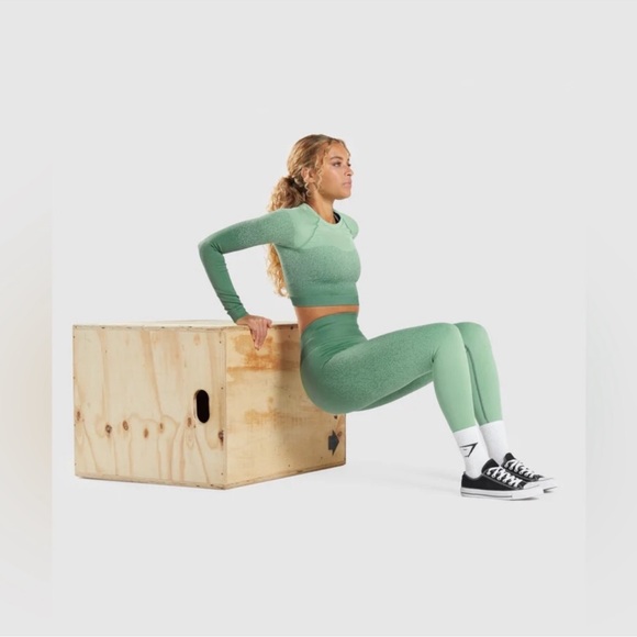 Gymshark adapt ombré long sleeve crop top size XS - Picture 5 of 6